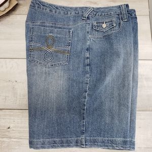 Duck Head Woman Denim Shorts Plus Bermuda Size 18W Light Wash Jean Casual